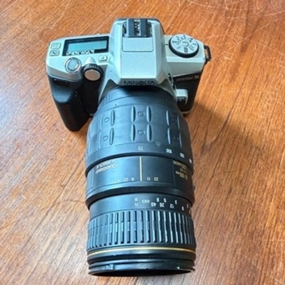 Minolta Maxxum 5 35mm SLR Camera Quantaray 70-300mm f/4-5.6 LDO Macro Lens AF